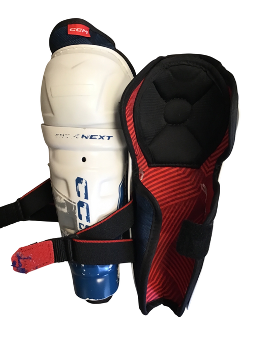 CCM Next Benskydd 23 cm