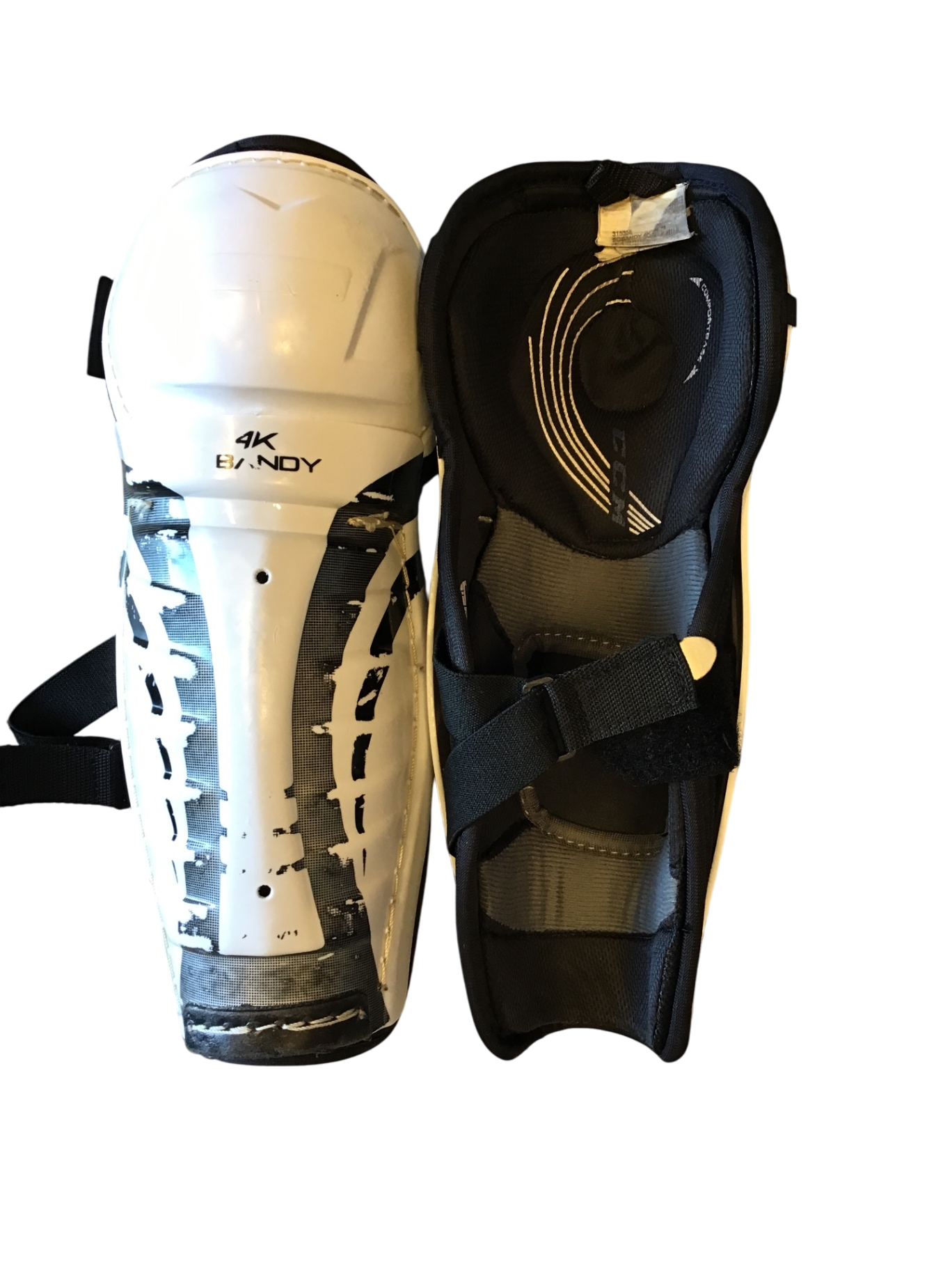 CCM 4K Bandy Benskydd 25 cm Vita