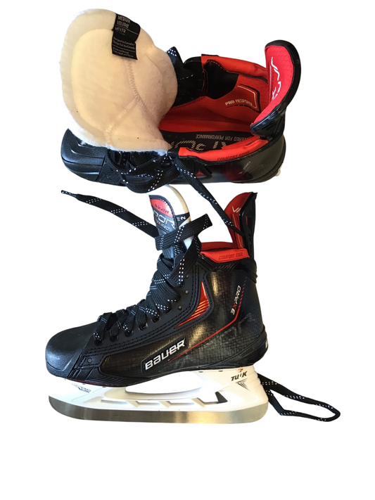 Bauer Vapor 3X Pro Skridskor 24,5 cm Svart röd