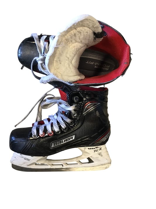 Bauer Vapor X600 Skridskor 23.5 cm Svart röd