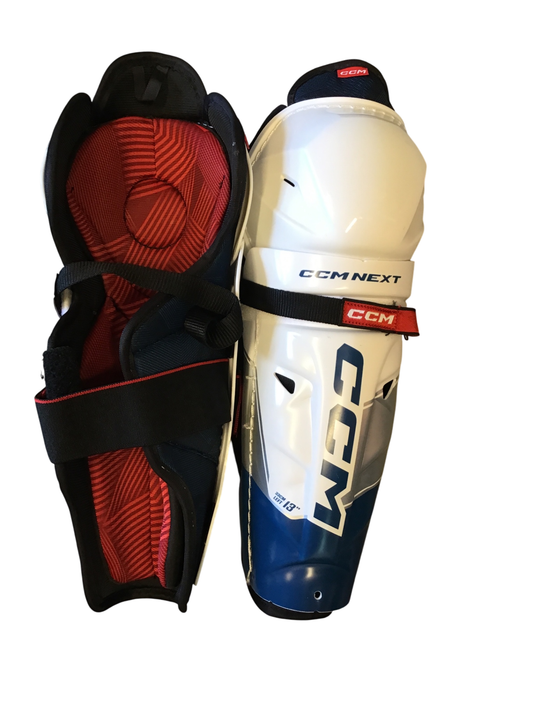 CCM Next Benskydd 33 cm Vita