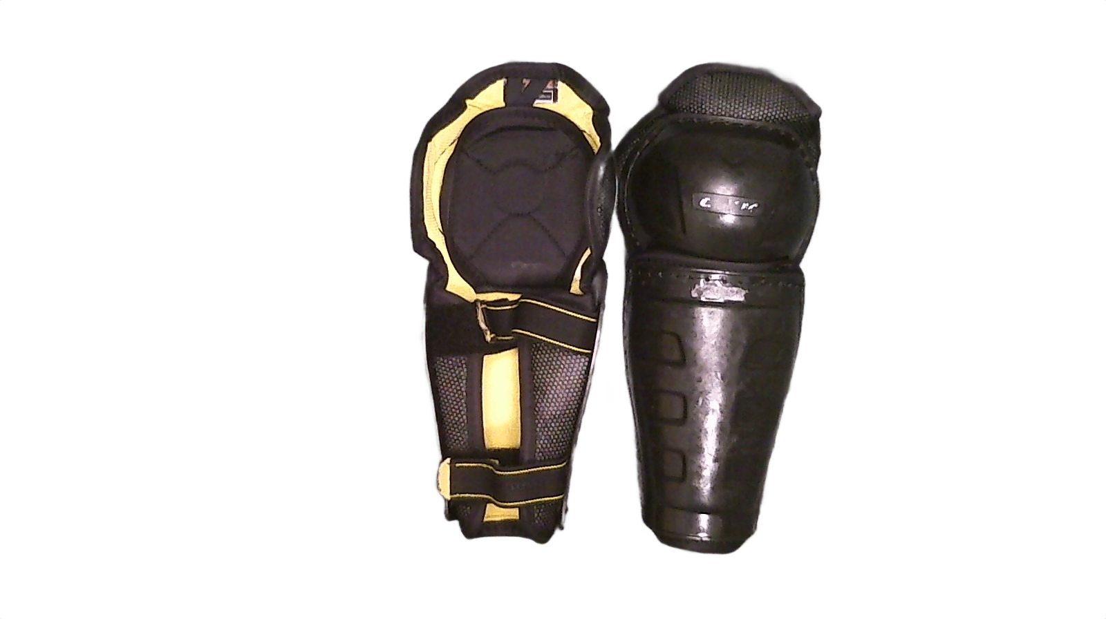 CCM Benskydd 23 cm Svarta