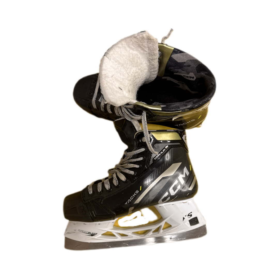CCM Super Tacks Titanium V Skridskor 26,5 cm Svart guld